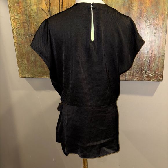 Michael Kors Womens Black Short Sleeve Wrap/Side tie Top Size M Boho Chic/classy - Picture 2 of 3